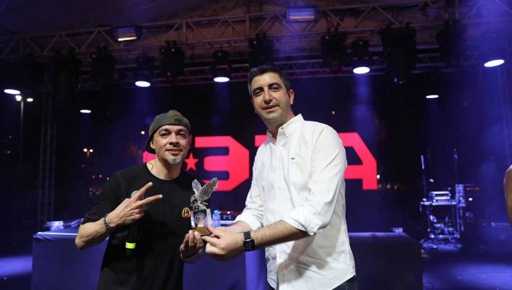 Kartal’da Zafer Haftası kutlamaları ‘Ceza’ konseri ile başladı