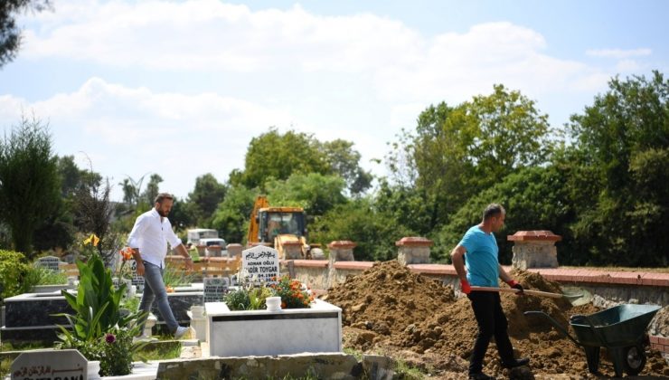 Kartepe’de mezarlıklara bakım yapıldı