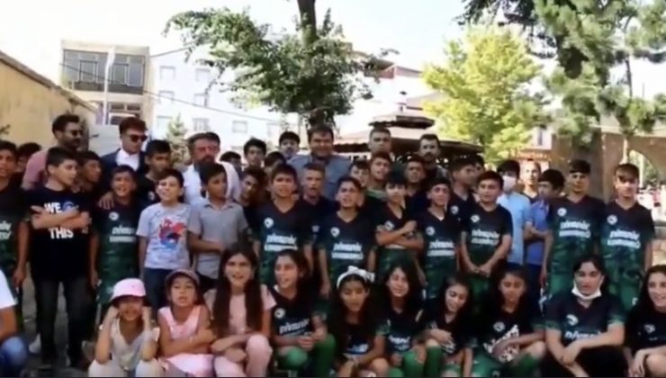 Kaymakam Balcı’dan çocuklara forma sürprizi