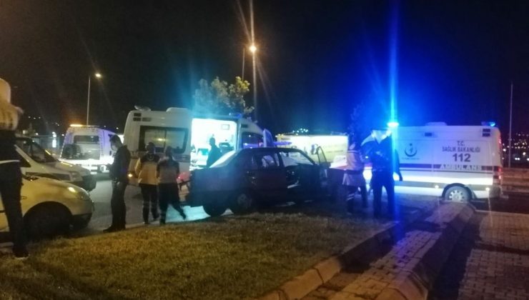 Kayseri’de 3 otomobilin karıştığı zincirleme kazada 4 kişi yaralandı