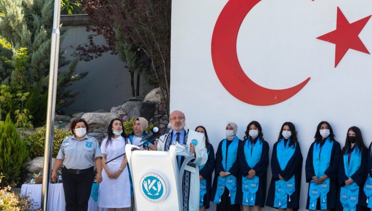 KAYÜ’de Sosyal Bilimler MYO Mezuniyet ve Şed Bağlama Töreni düzenlendi