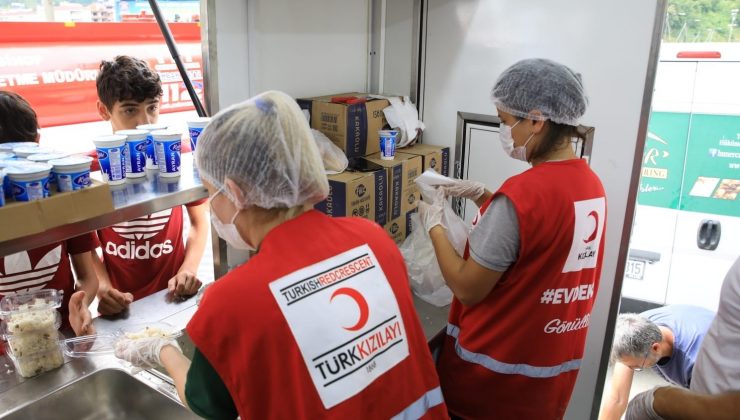 Kızılay, Batı Karadeniz’de 300 afet uzmanı ve gönüllüsü ile çalışmalarını sürdürüyor