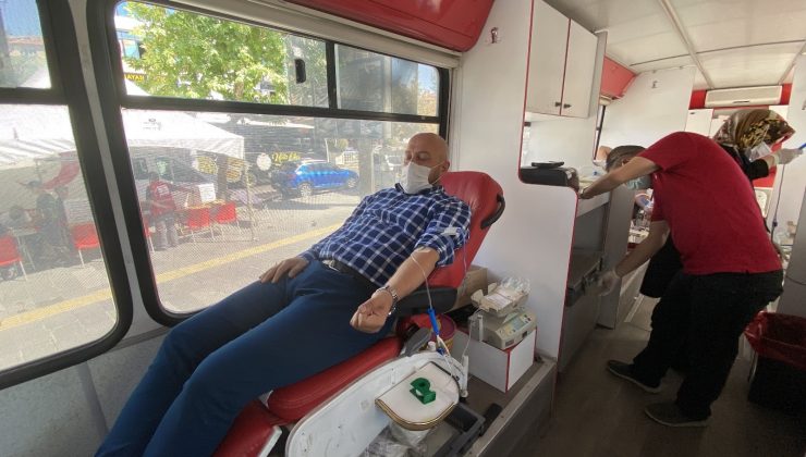 Gençoğlu: “Koronavirüs geçirenler kan verebilir”