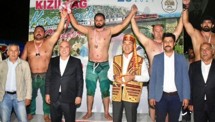 Kızıldağ Karakucak Güreşleri’nde Başpehlivan İbrahim Bölükbaşı oldu