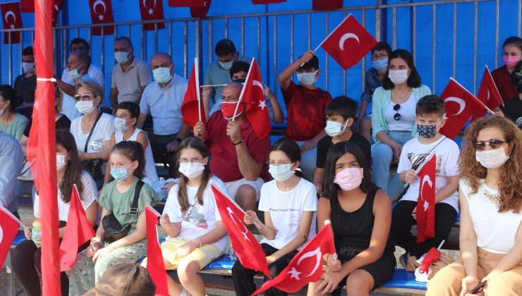 Kocaeli’de Zafer Bayramı coşkuyla kutlandı