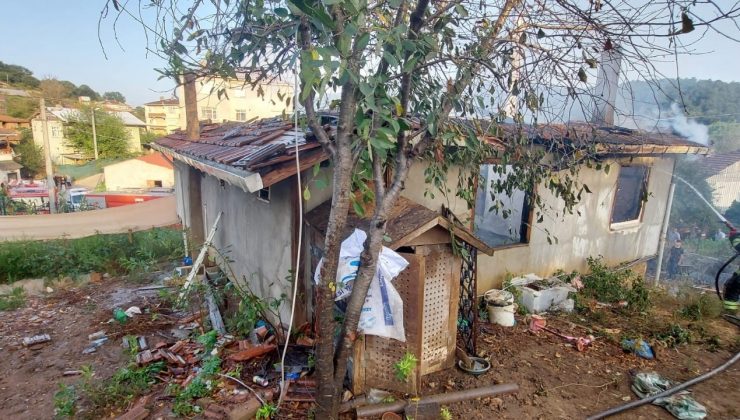 Kombi patladı, müstakil ev alevlere teslim oldu