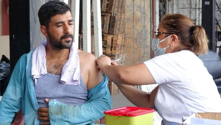 Korona virüs aşısı hal esnafının ayağına getirildi