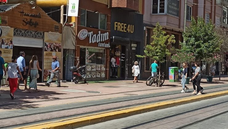 Korona virüs vaka sayısının artmasında vatandaşlar yine vatandaşları suçladı