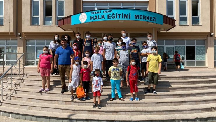 Kur’an-ı Kerim kursu öğrencileri kütüphaneye üye oldu