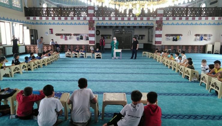Kur’an kursu öğrencileri eğlenerek öğreniyor