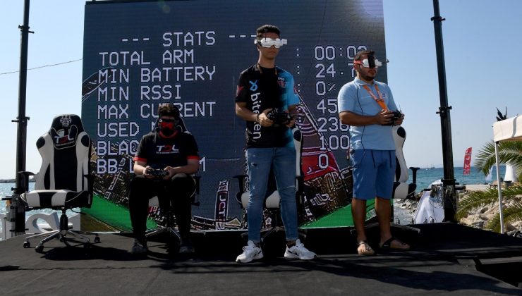 Kuşadası’nda drone yarışları nefesleri kesti