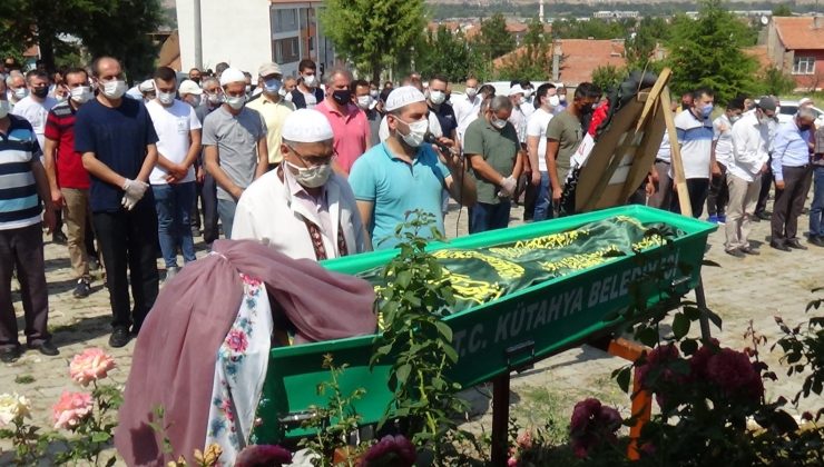 Kütahya’da nişanından bir hafta önce kazada ölen genç kız toprağa verildi