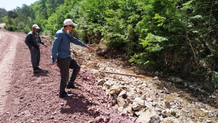 Kütahya’da selden zarar gören köyün içme suyu isale hattı onarılıyor