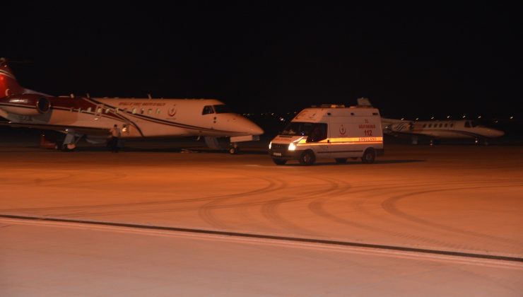 Lübnan’daki akaryakıt tankeri patlamasında ağır yaralanan 3 kişi ambulans uçakla Türkiye’ye getirildi