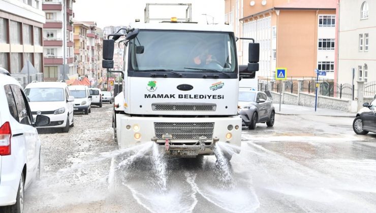 Mamak Belediyesi ilçe genelinde temizlik ve tadilat çalışmalarına devam ediyor