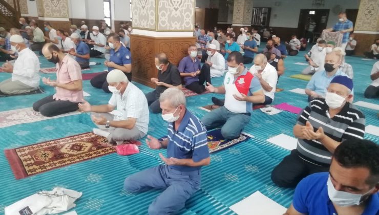 Manyas’ta eller semaya afetlerin son bulması için açıldı