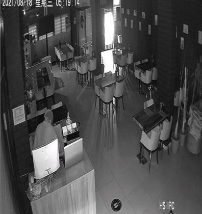 Mardin’de kafeye giren hırsız tablet, bilgisayar ve bahşiş kutusu çaldı