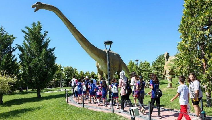Meram Yaz Spor Okulu öğrencileri 80 Binde Devr-i Alem Parkı’nda