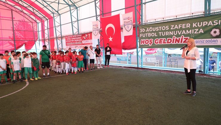 Merkezefendi’de 30 Ağustos Zafer Kupası futbol turnuvası başladı