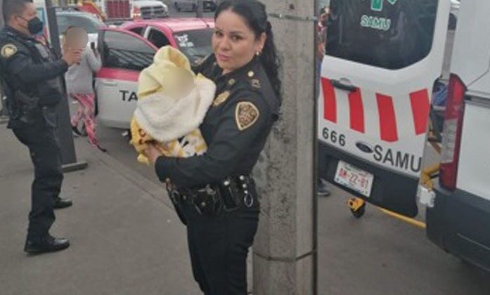 Mexico City’de takside sancısı tutan hamile kadına polis doğum yaptırdı