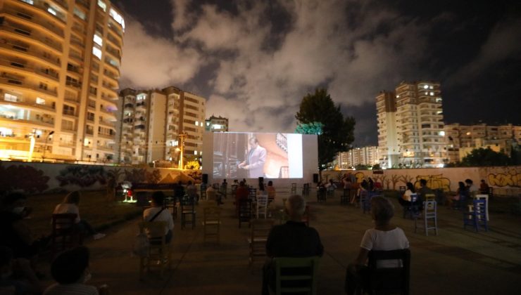 Mezitlililer bir akşamda sanata doydu