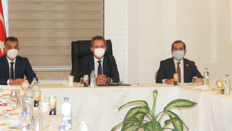 Milli Eğitim Bakanı Özer, Ahlat’ta il müdürleriyle eğitim değerlendirme toplantısı yaptı