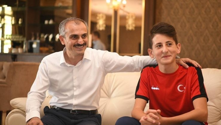 Milli karateciye moral ziyareti