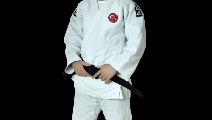 Milli sporcu Çelik’ten bronz madalya