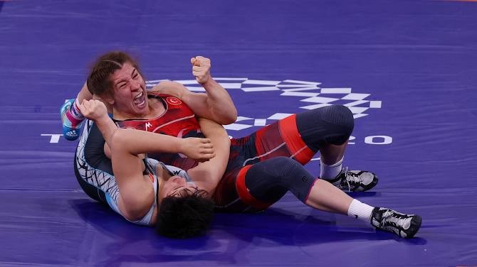 Milli sporcu Yasemin Adar, Tokyo’da tarih yazdı