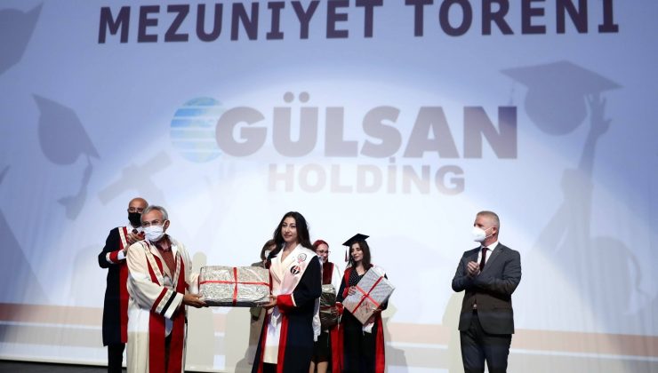 Naci Topçuoğlu MYO’daki genç yetenekler mezun oldu