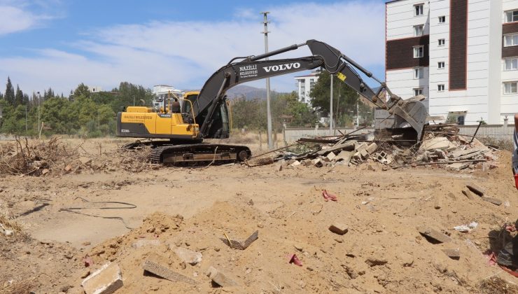 Nazilli Belediyesi yeşil Mahalle’de yeni yolların yapımına başladı
