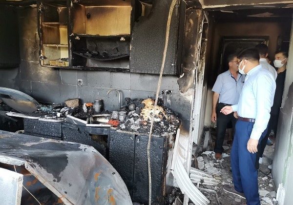 Nazilli Belediyesi’nden evi yanan çifte yardım