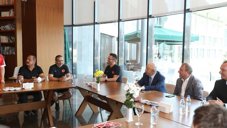 Nihat Özdemir, Down Sendromlular Futsal Milli Takımı ile bir araya geldi