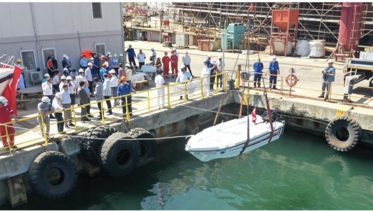 Öğrencilerinin yaptığı tekne Marmara’yla buluştu