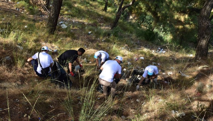Öğretmenler orman yangınına sebep olabilecek atıkları topladı