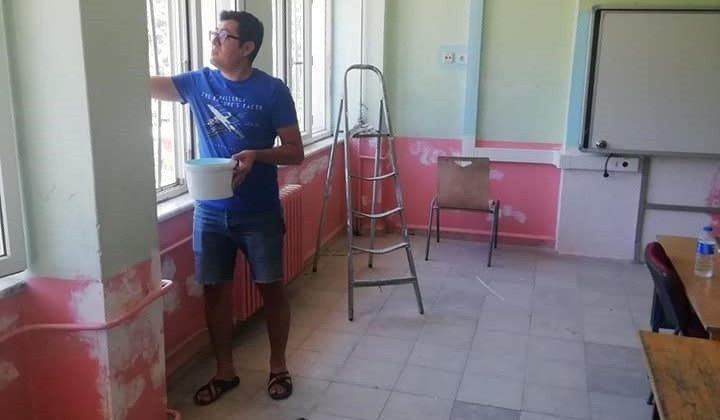 Öğretmenler yeni dönem için boya-badanaya başladı