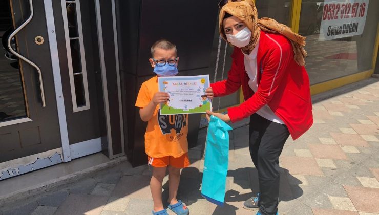 Okul öncesi çocuklara başarı belgesi