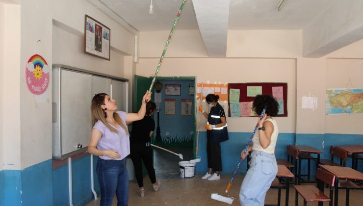 Okullar Şırnaklı kadınların ellerinden renklendi