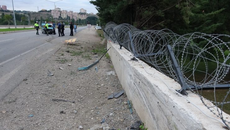 Otomobil emniyet müdürlüğünün duvarına çaptı: 4 yaralı