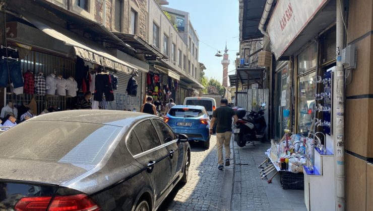 Bu mahallenin nüfusu gece ayrı gündüz ayrı