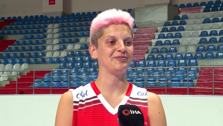 Ebrar Karakurt: “Seyirciler önünde galip gelmeyi hedefliyoruz”