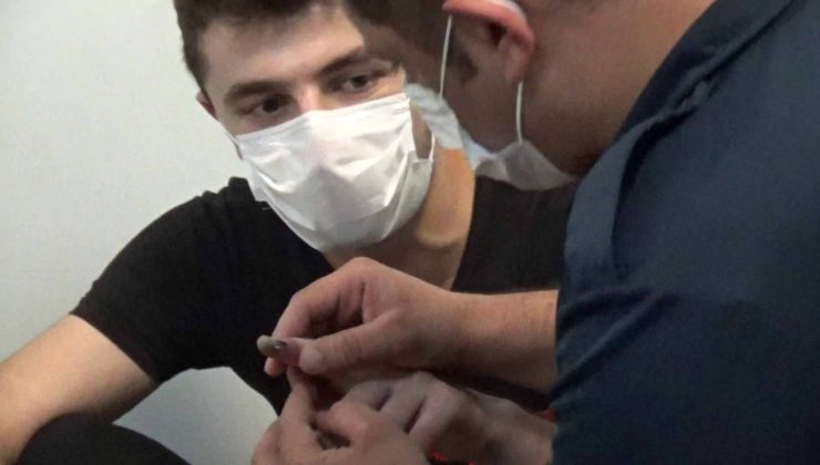 Sultangazi’de iş kazası geçiren gencin parmağına metal çaktı