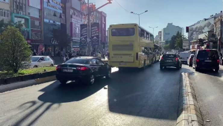 Otomobilin çarptığı kadın kamerada