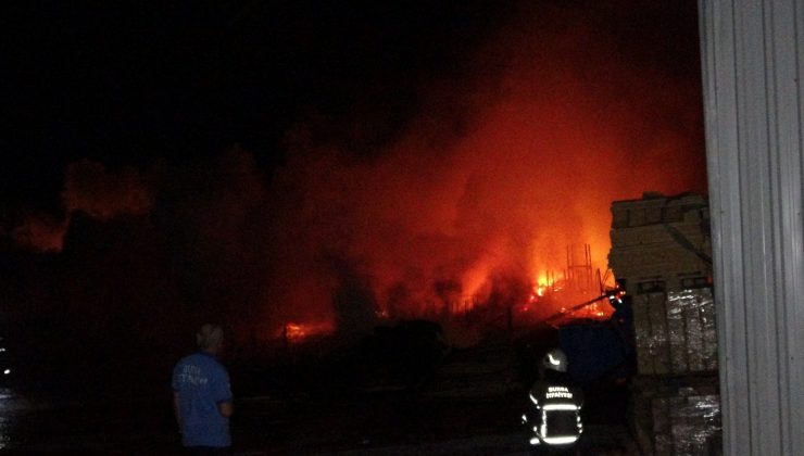 Palet Fabrikasında Yangın Kontrol Altına alındı