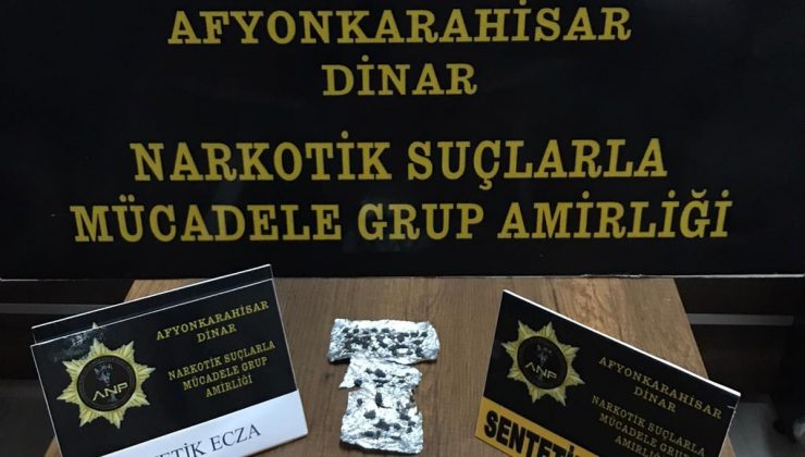 Polis üst araması yaptığı iki şahısta uyuşturucu maddeler ele geçirdi