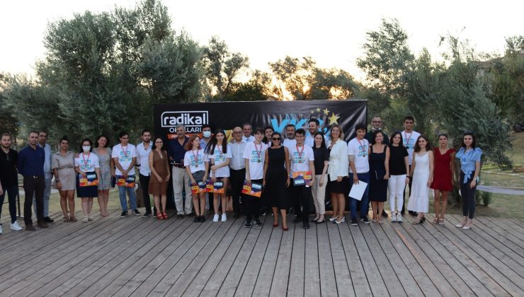 Radikal Eğitim Kurumlarından YKS’de dereceye giren öğrencilerine ödül