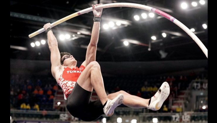 Milli Atlet Ersu Şaşma’ya kutlama