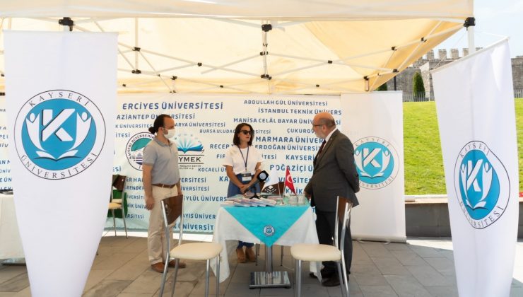 Rektör Karamustafa KAYMEK Üniversite Tercih Danışmanlığı Günleri’nde stantları ziyaret etti