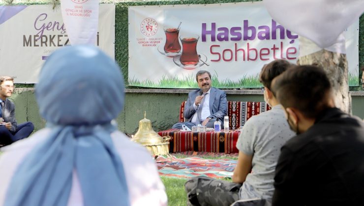 Rektör Kul gençlerle bir araya geldi