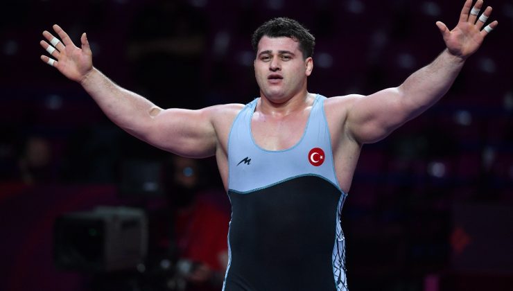 Rıza Kayaalp olimpiyat üçüncüsü oldu